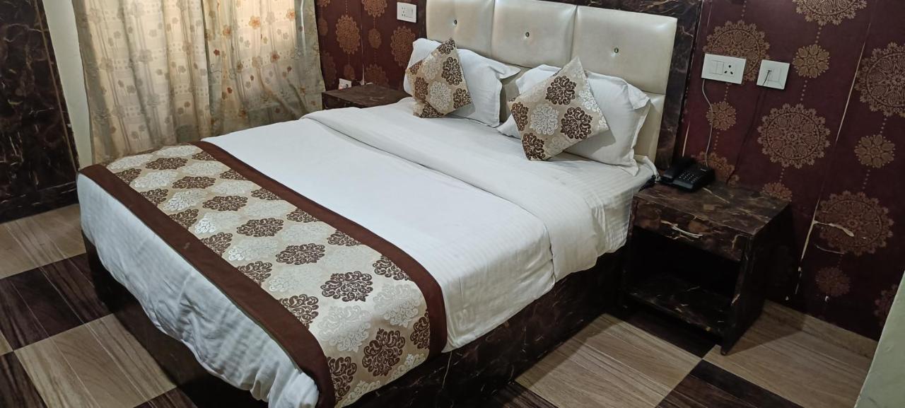 فندق The Grand Orion Chinhat المظهر الخارجي الصورة