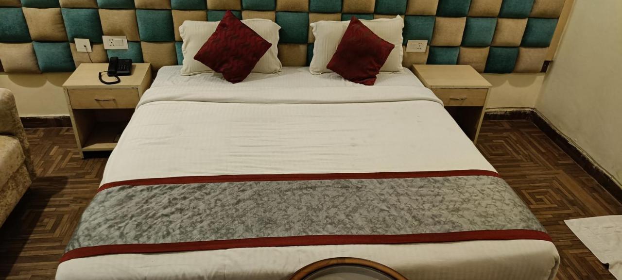 فندق The Grand Orion Chinhat المظهر الخارجي الصورة