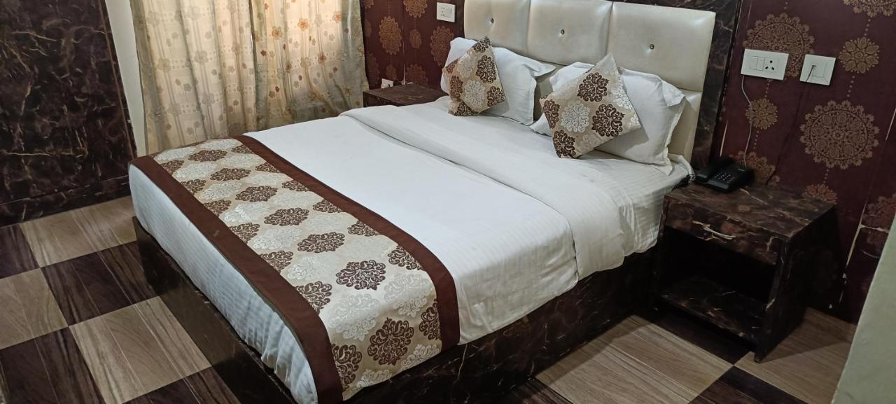 فندق The Grand Orion Chinhat المظهر الخارجي الصورة