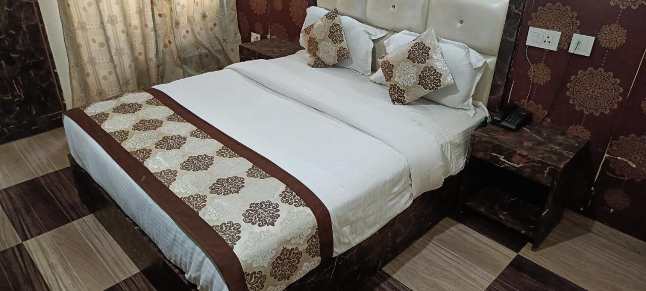 فندق The Grand Orion Chinhat المظهر الخارجي الصورة