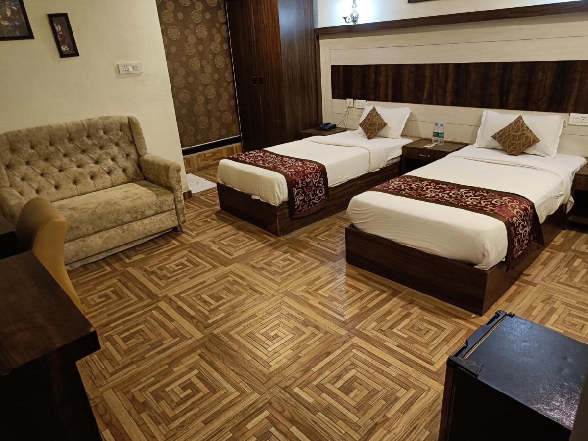 فندق The Grand Orion Chinhat المظهر الخارجي الصورة